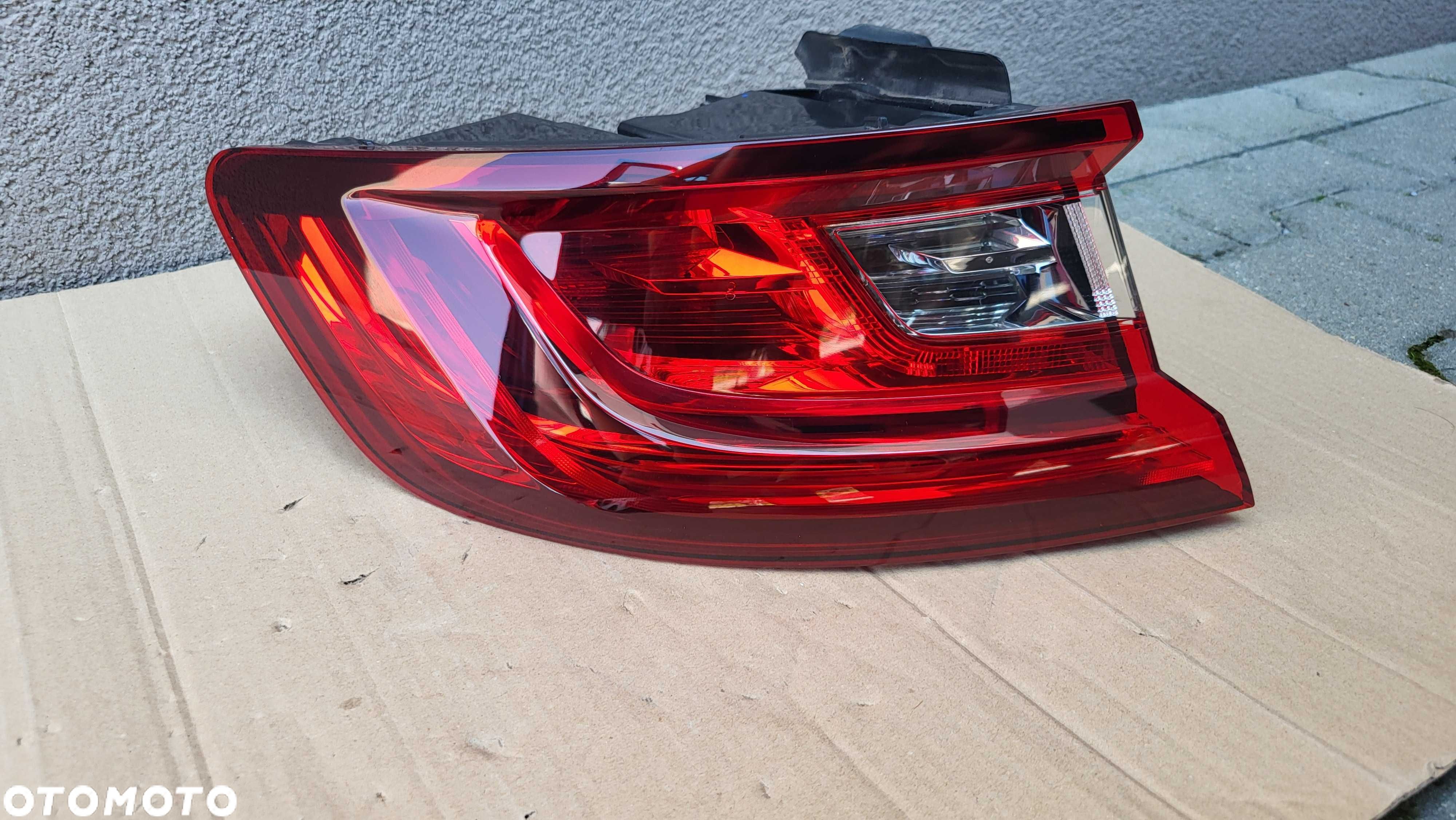 Lampa tylna LEWY TYŁ Renault Megane IV 16-20 Hatchback OE ŁADNA! - 1