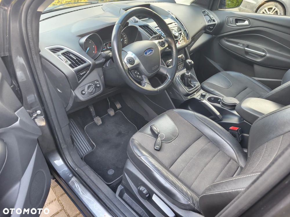 Ford Kuga 2.0 TDCi 2x4 Titanium - 6