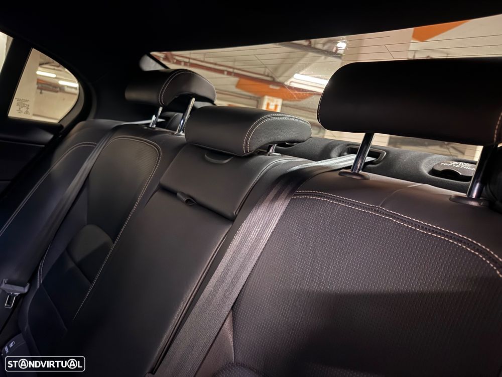 Jaguar XE 2.0 D200 R-Dynamic Black - 16