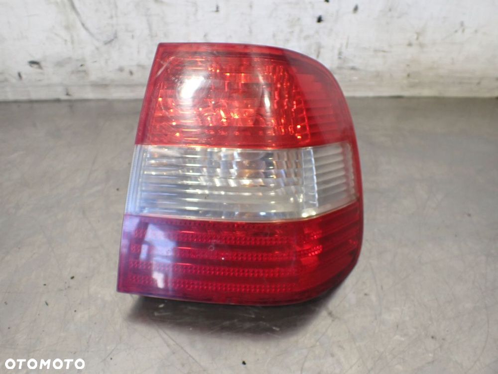 LAMPA PRAWA TYLNA VOLKSWAGEN POLO 1.4 - 1