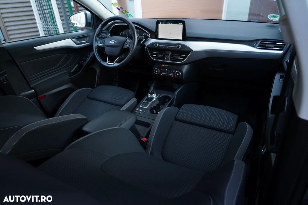 Ford Focus 2.0 TDCI Powershift Titanium - 6