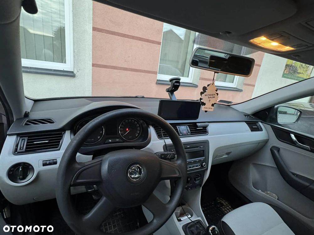 Skoda RAPID 1.2 TSI Active - 7