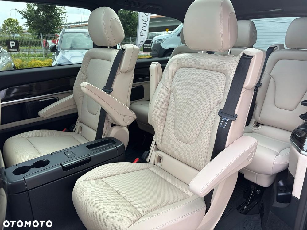 Mercedes-Benz Klasa V 300 d 4-Matic 9G-Tronic Exclusive (d³ugi) - 23