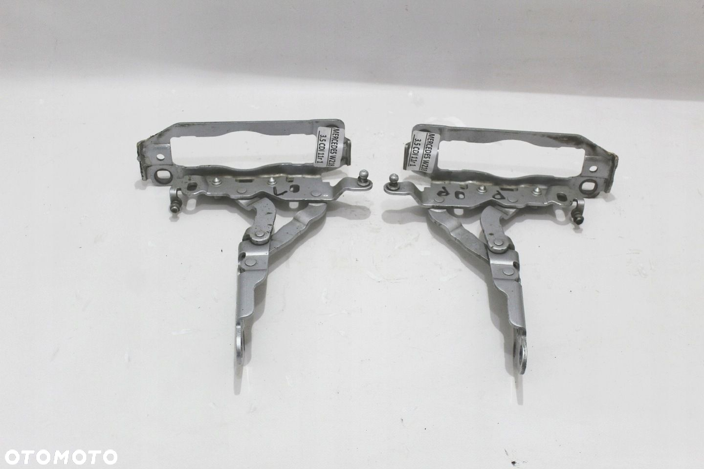 Zawiasy maski komplet prawy  lewy para Mercedes CLS W218 kolor 775 - 6