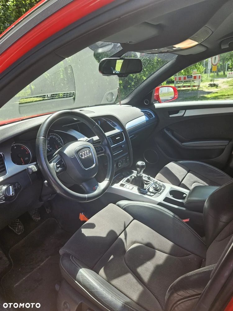 Audi A4 Avant 2.0 TDI - 10