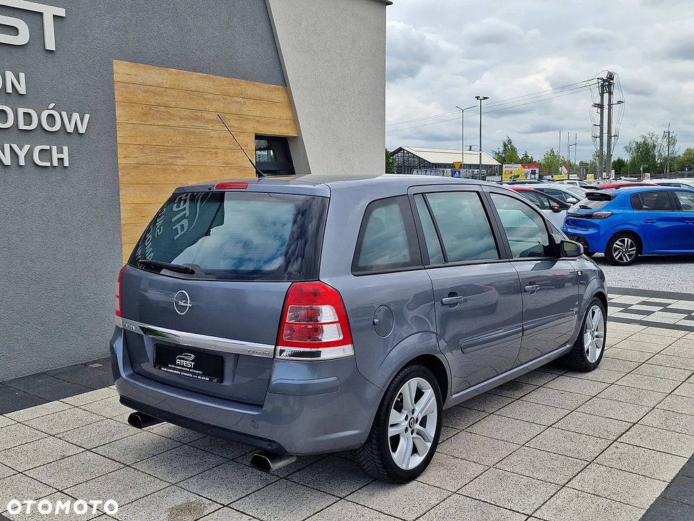 Opel Zafira 2.2 - 5