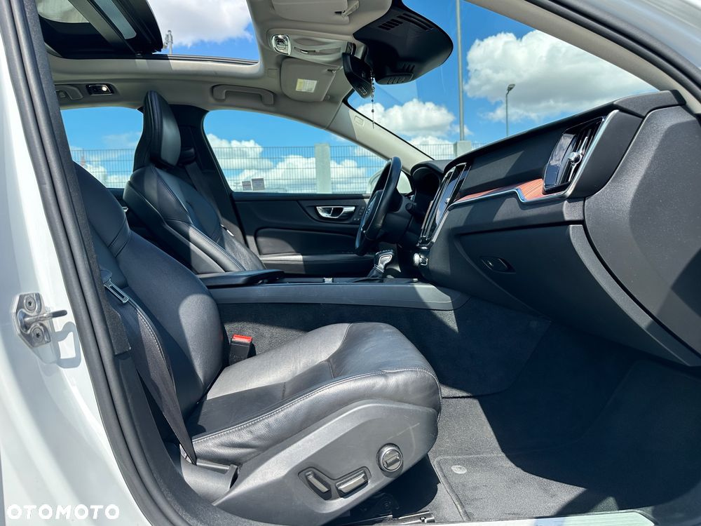 Volvo S60 T6 AWD Momentum Pro - 19