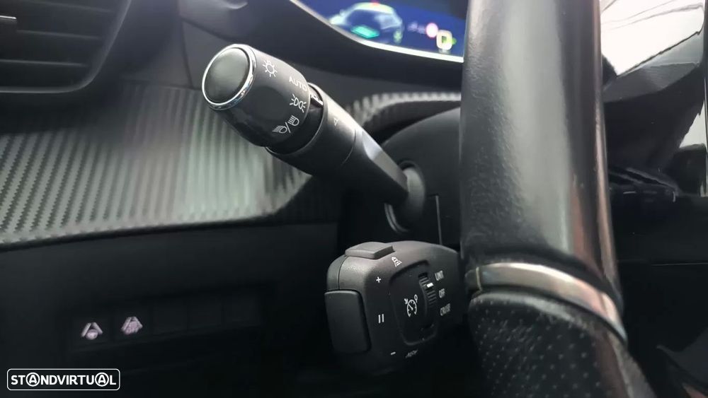 Peugeot e-208 GT - 39
