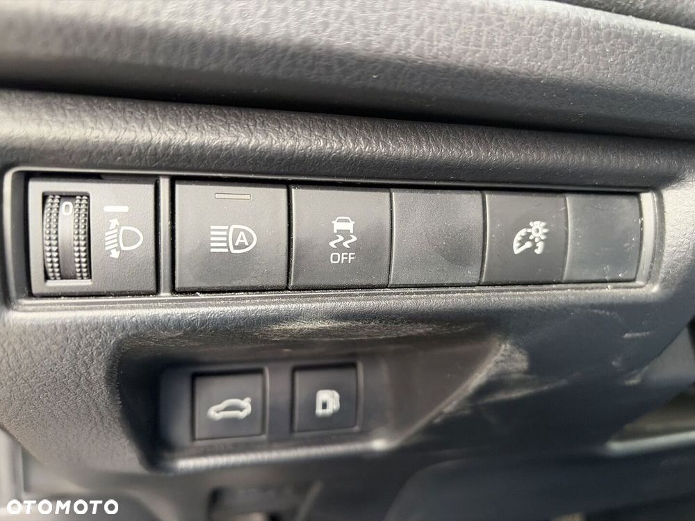 Toyota Camry - 24