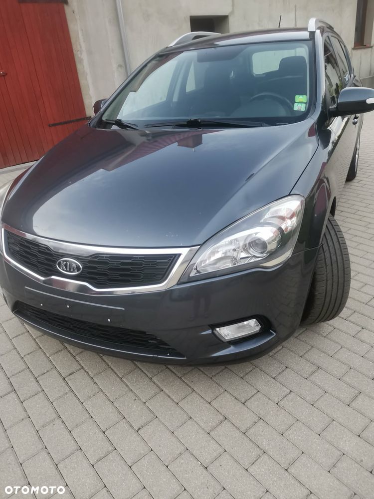 Kia Ceed - 9