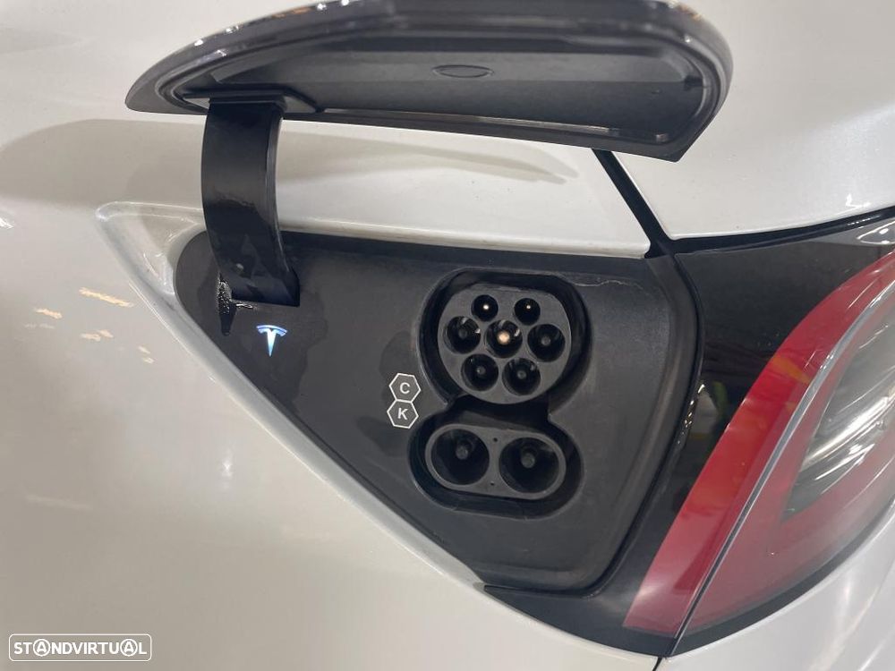 Tesla Model 3 Long-Range Dual Motor AWD - 11