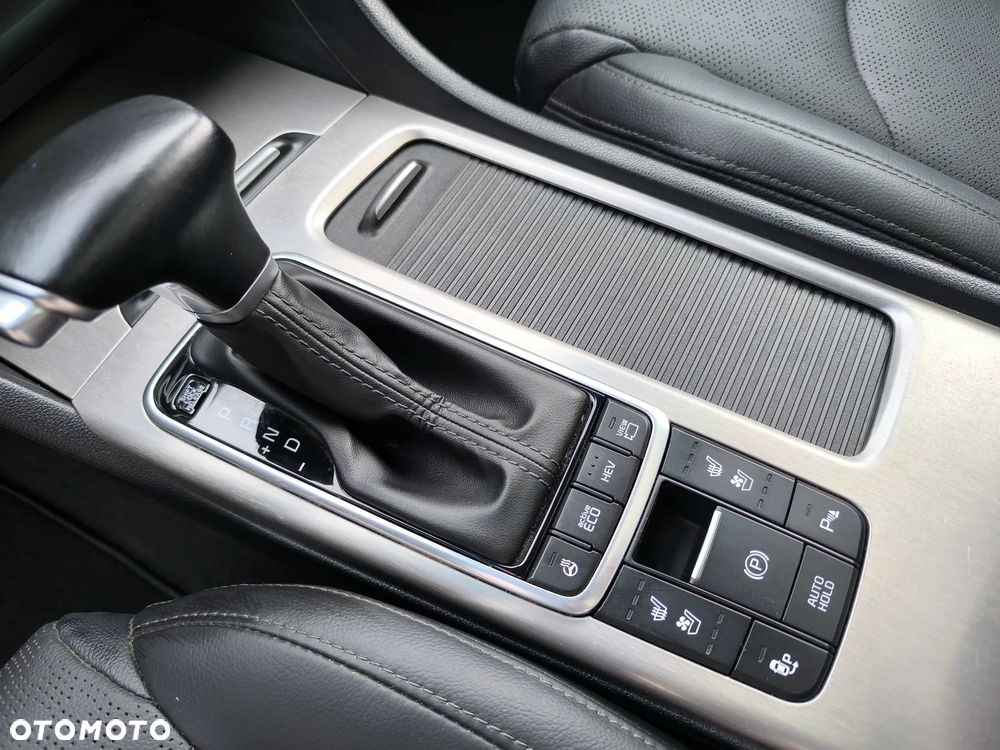 Kia Optima Plug-in Hybrid - 28