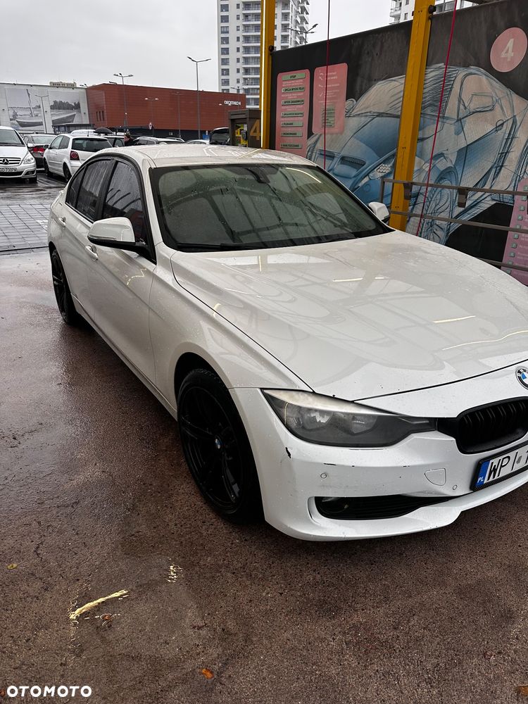 BMW 3 Series 2012 photo 3