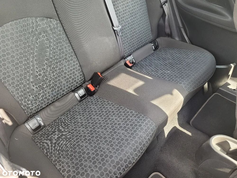 Opel Corsa 1.4 16V Color Edition - 11