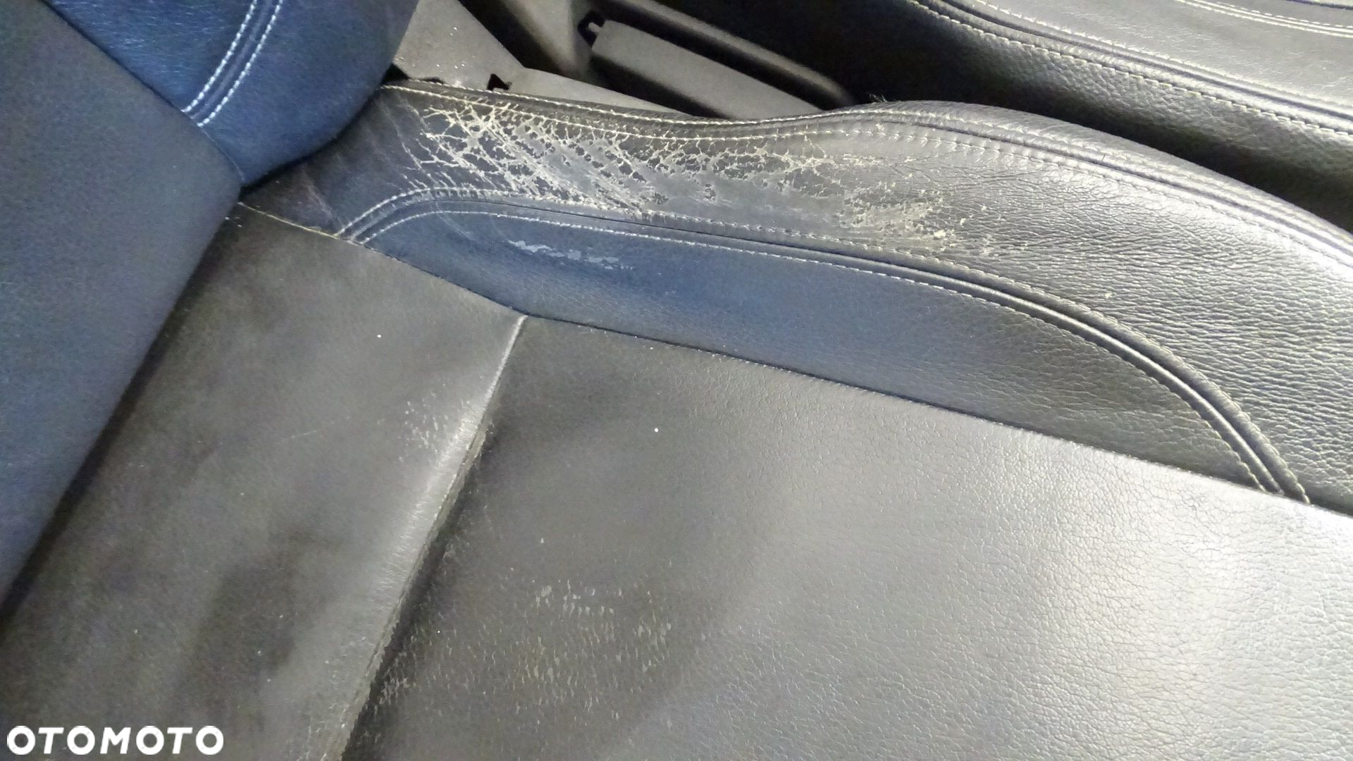 FOTELE KOMPLET SKÓRA FIAT SEDICI 1.9 - 16