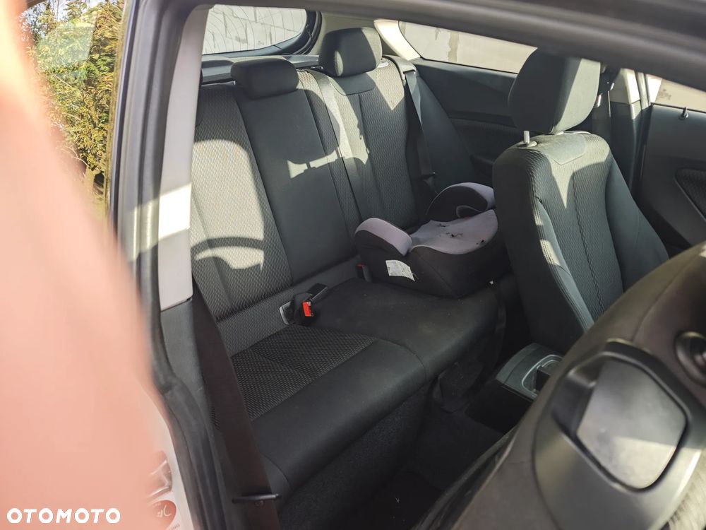 BMW Seria 1 114i - 10