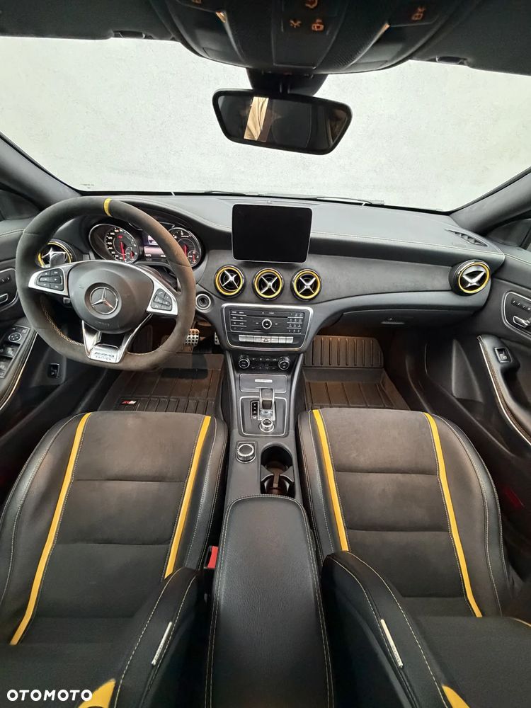 Mercedes-Benz CLA AMG 45 4Matic AMG Sp.sh 7G-DCT Yellow Night Edition - 28