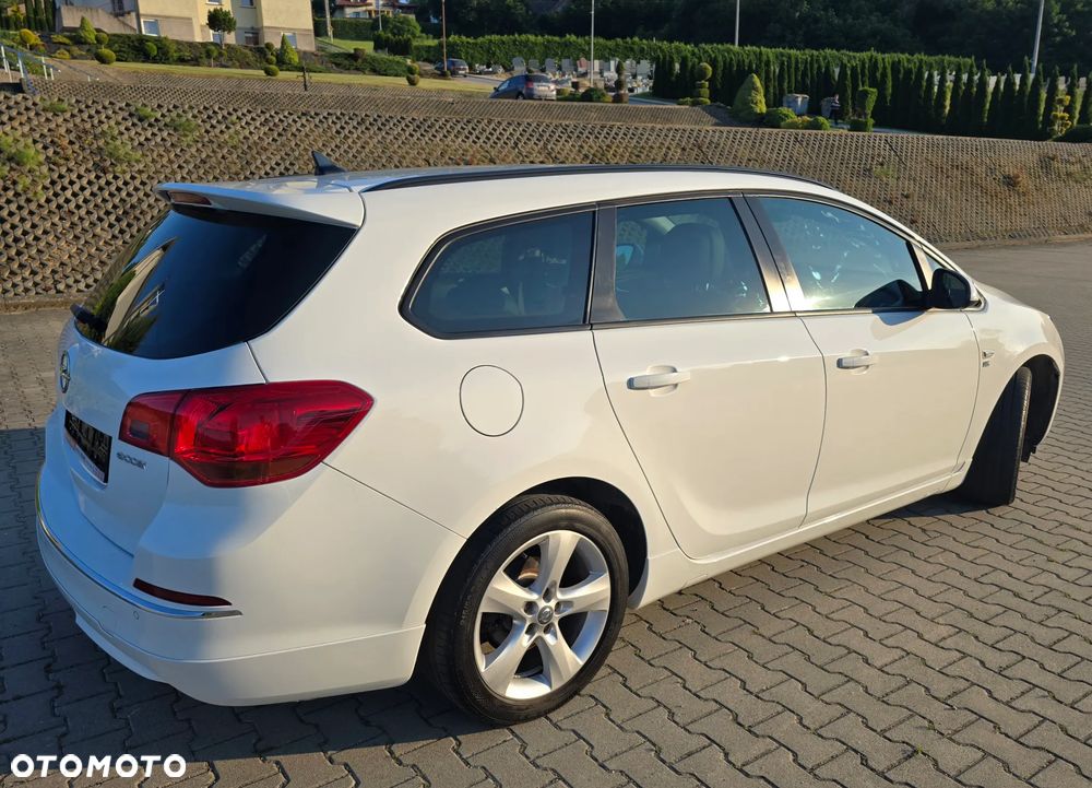 Opel Astra 1.4 T Cosmo - 13