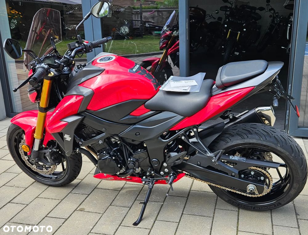 Suzuki GSX - 4
