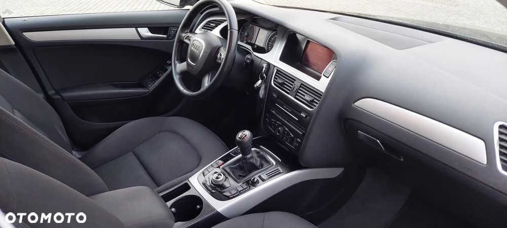 Audi A4 Avant 2.0 TDI DPF Ambiente - 6