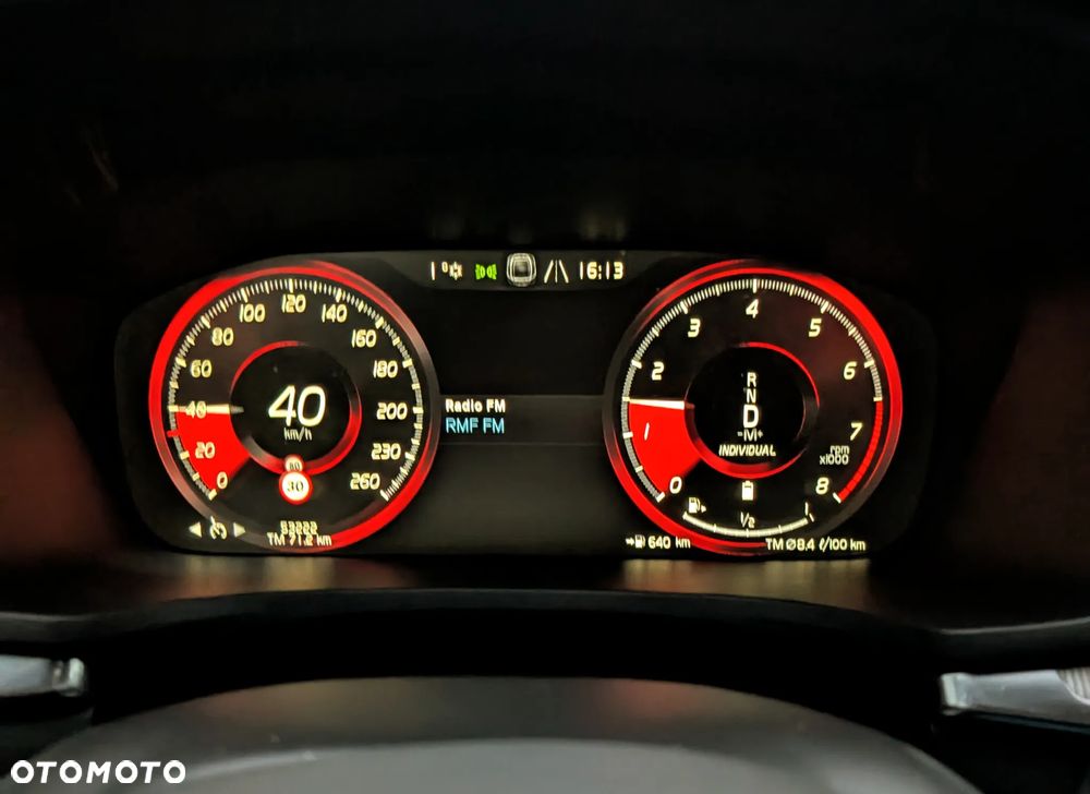 Volvo V60 B4 B R-Design - 9