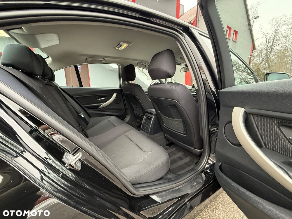 BMW Seria 3 316d - 25