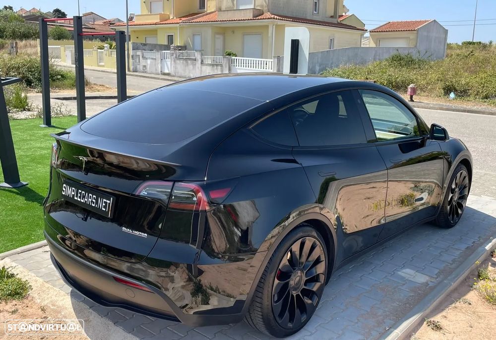 Tesla Model Y - 2