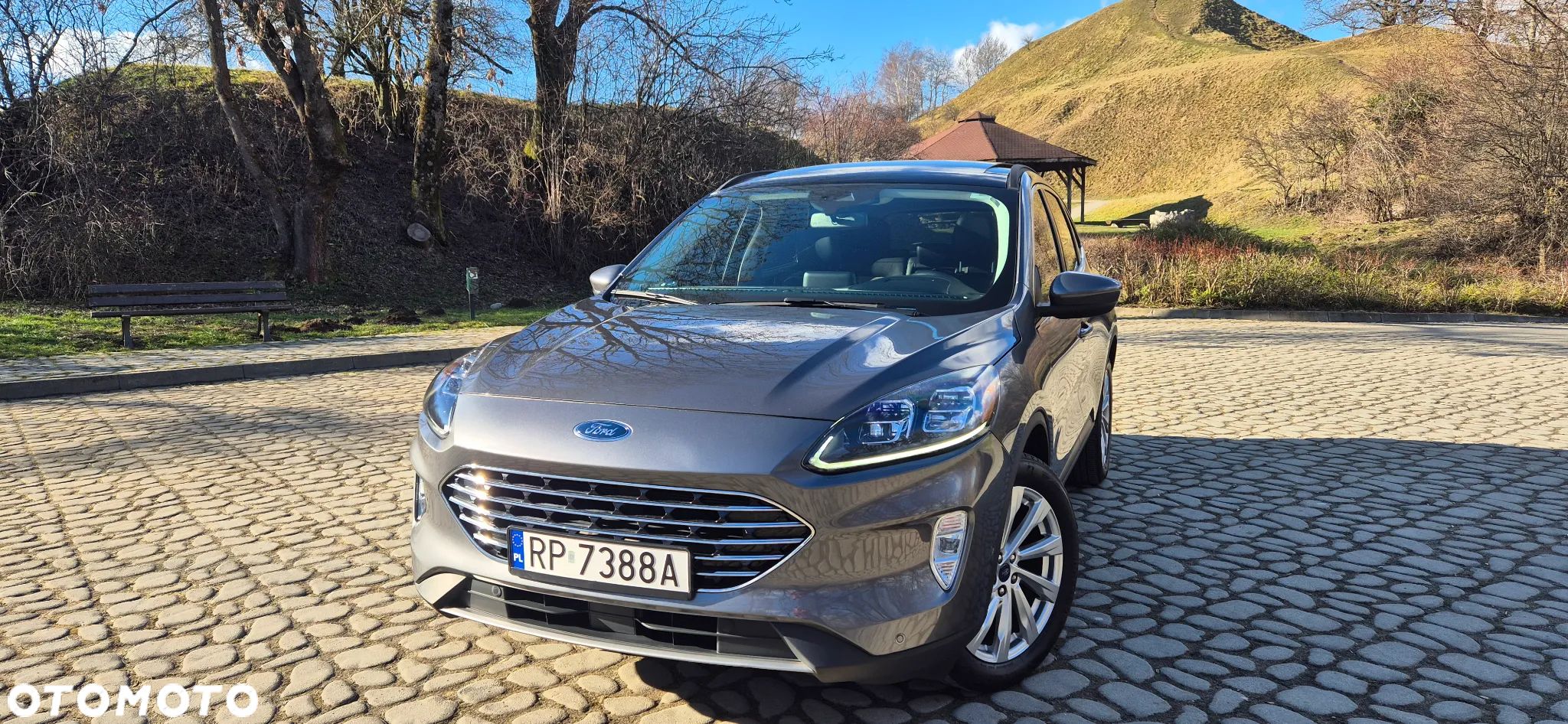 Ford Kuga 2.5 FHEV AWD Titanium - 1