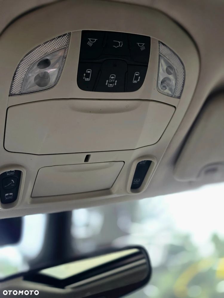 Chrysler Pacifica - 20