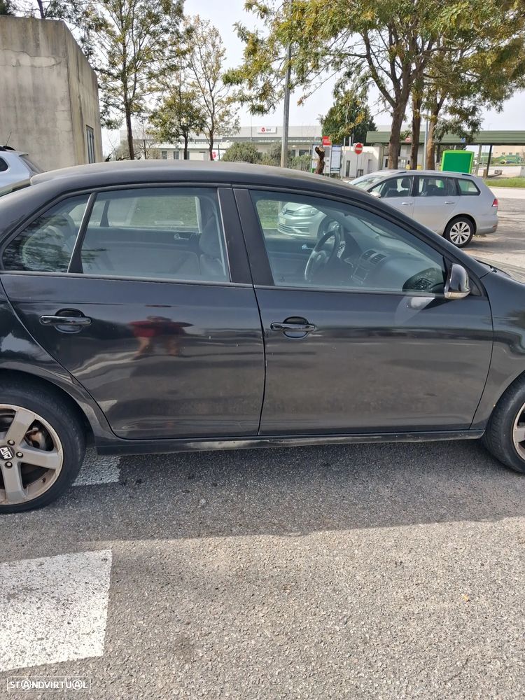 VW Jetta 1.9 TDi Confortline - 7
