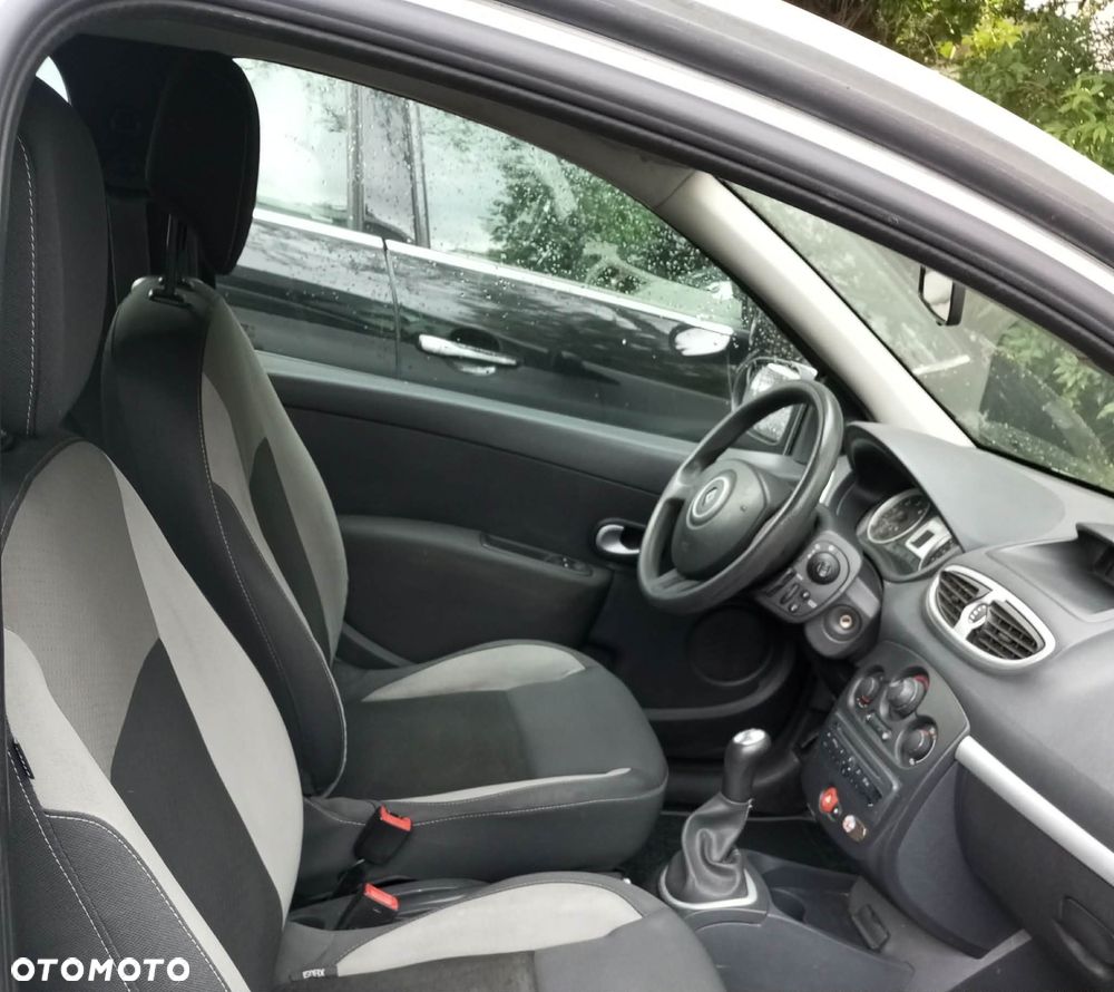 Renault Clio 1.5 dCi Alize - 7