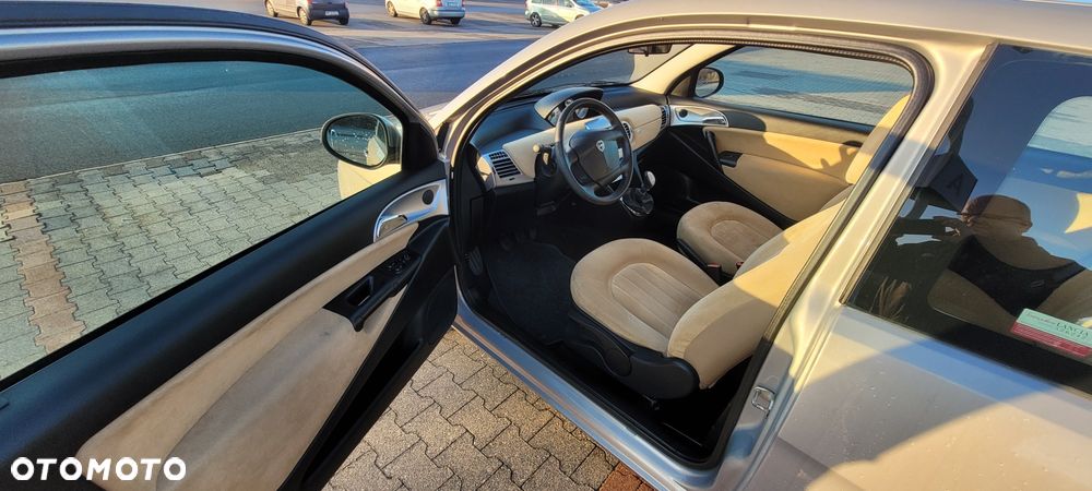 Lancia Ypsilon - 6