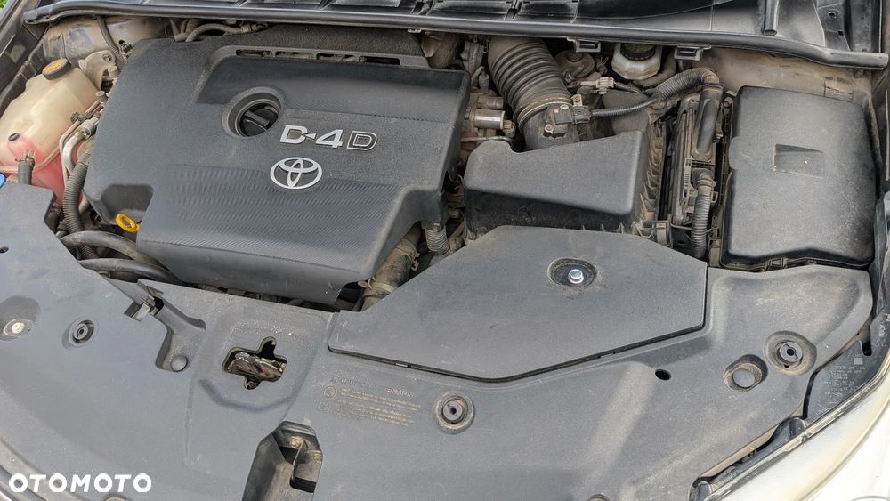 Toyota Avensis - 15