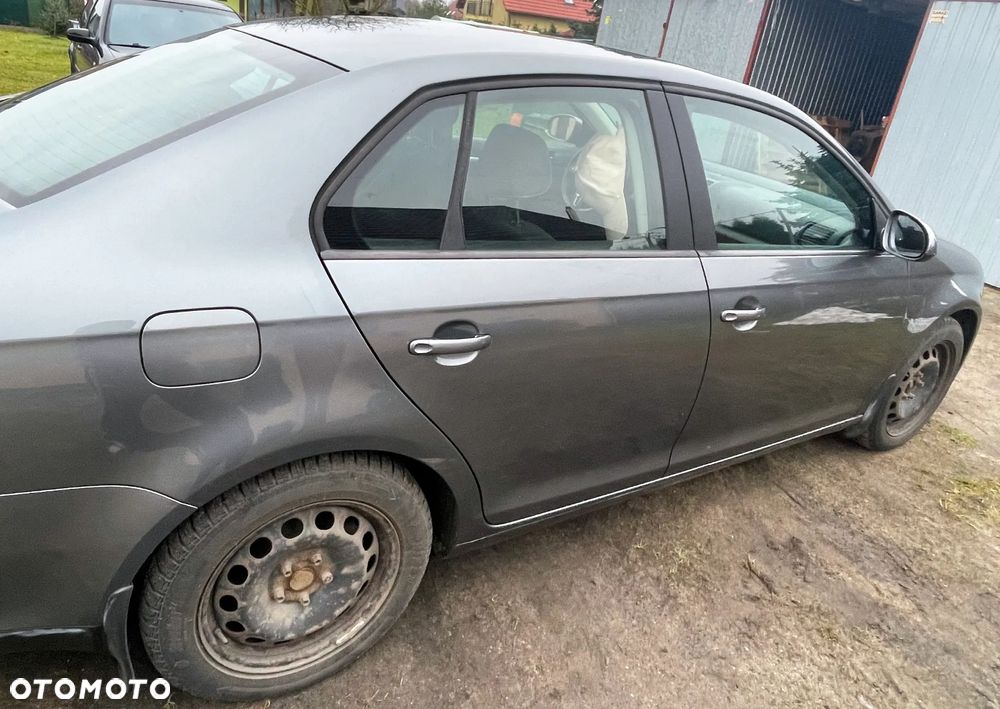 Volkswagen Jetta 1.6 TDI Highline Perfectline - 7