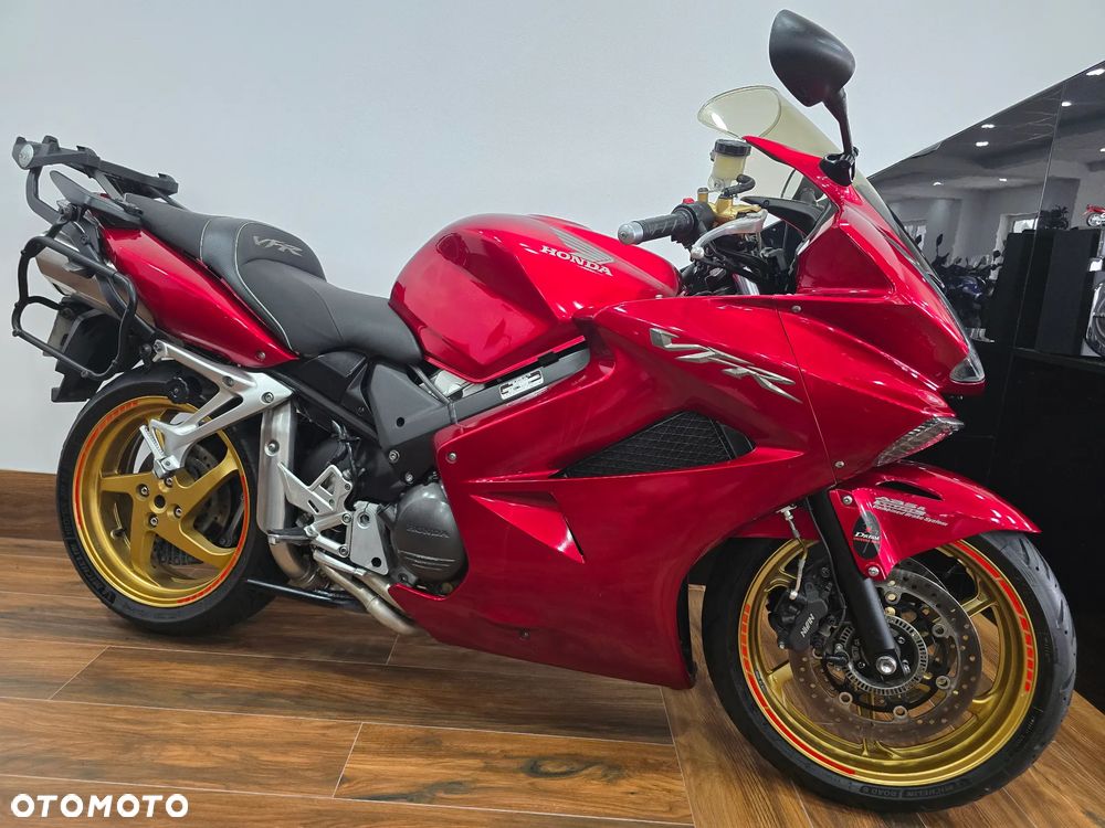Honda VFR - 2
