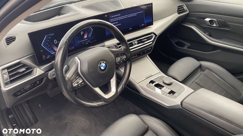BMW Seria 3 318d mHEV - 10