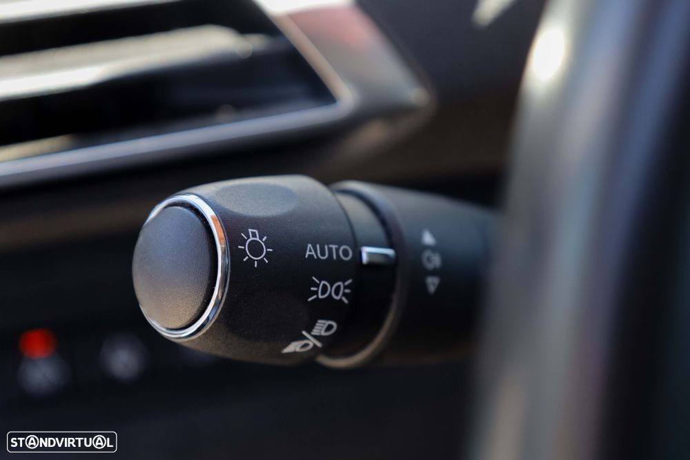 Peugeot 3008 1.6 Hybrid Active Pack e-EAT8 - 29