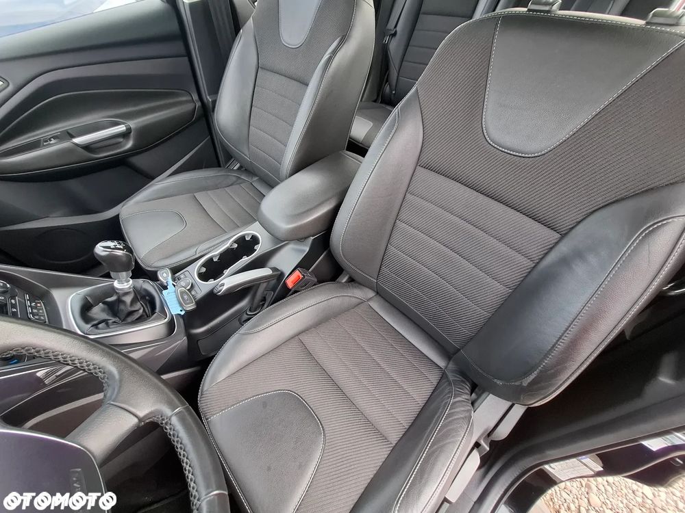 Ford Kuga 2.0 TDCi FWD Titanium - 12