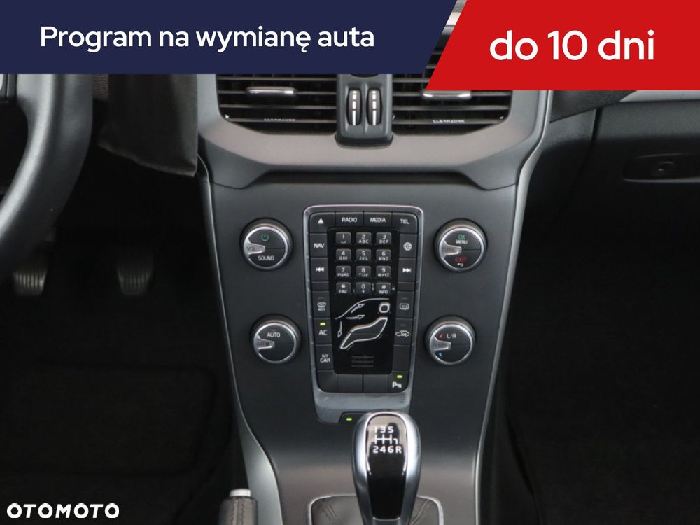 Volvo V40 - 18