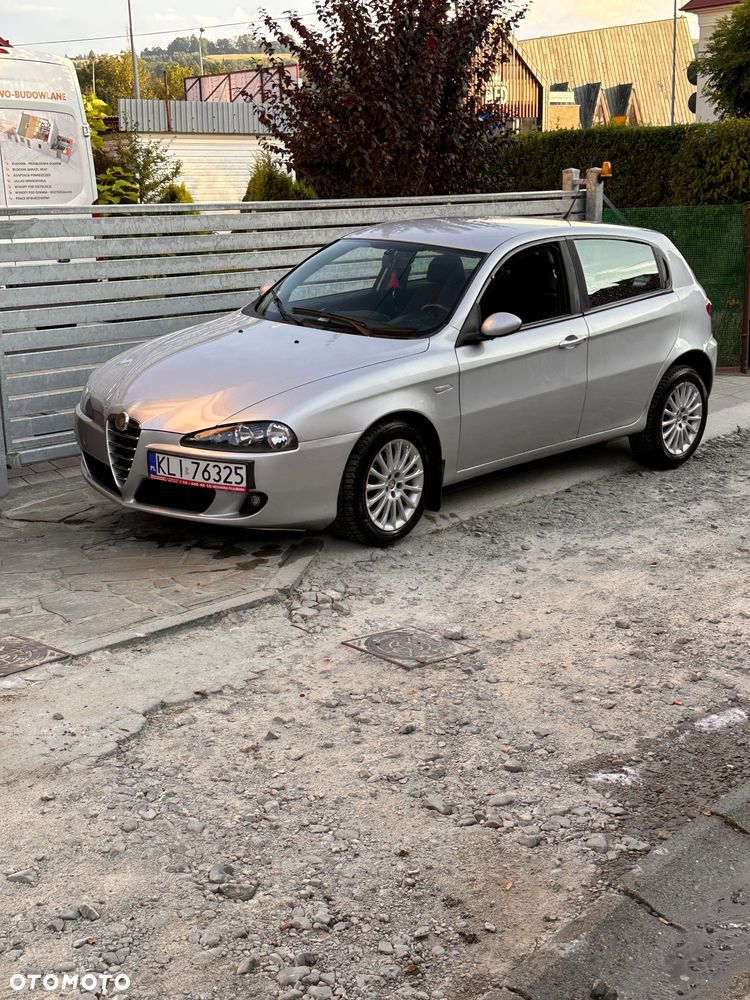 Alfa Romeo 147 1.9 JTD 16V Progress - 10