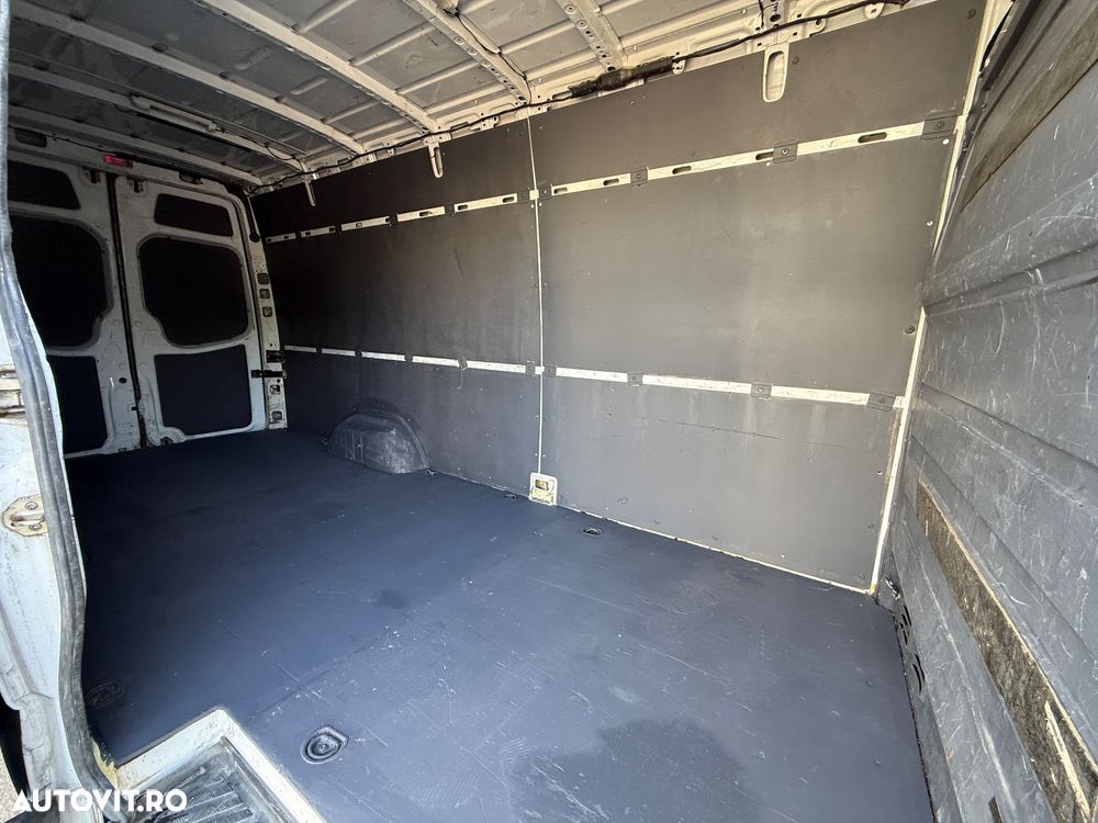 Mercedes-Benz Sprinter - 23