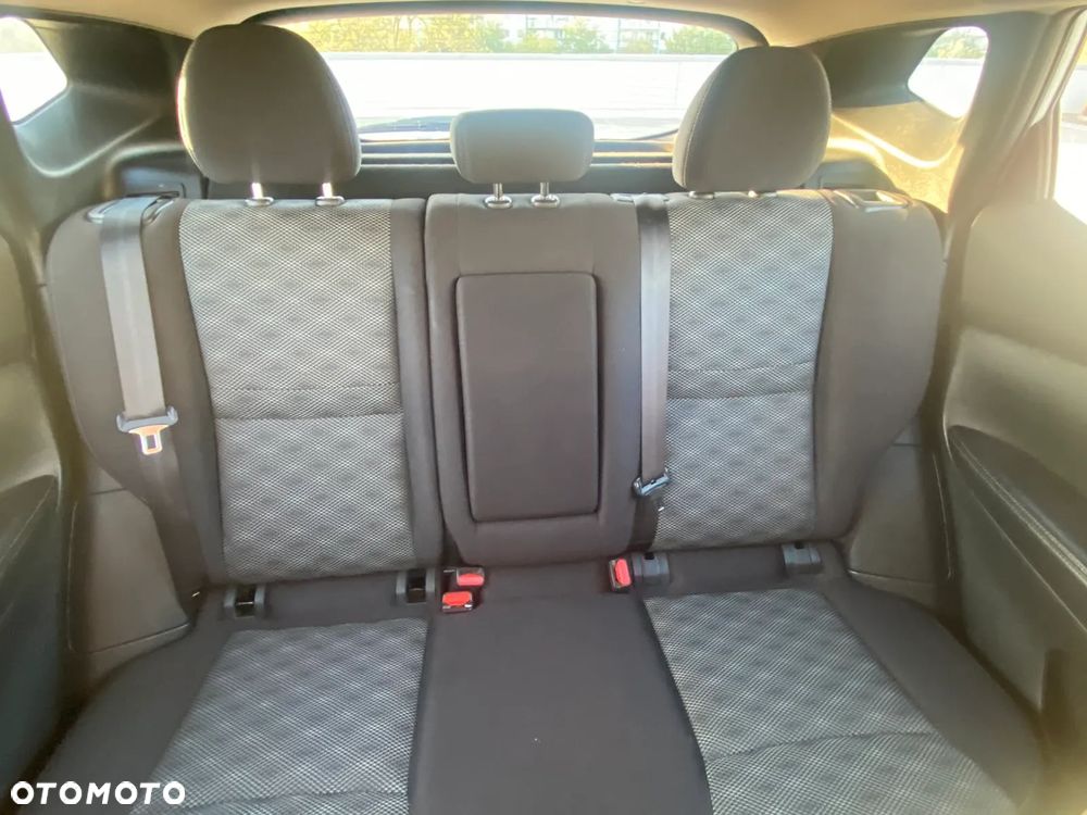 Nissan Rogue - 24