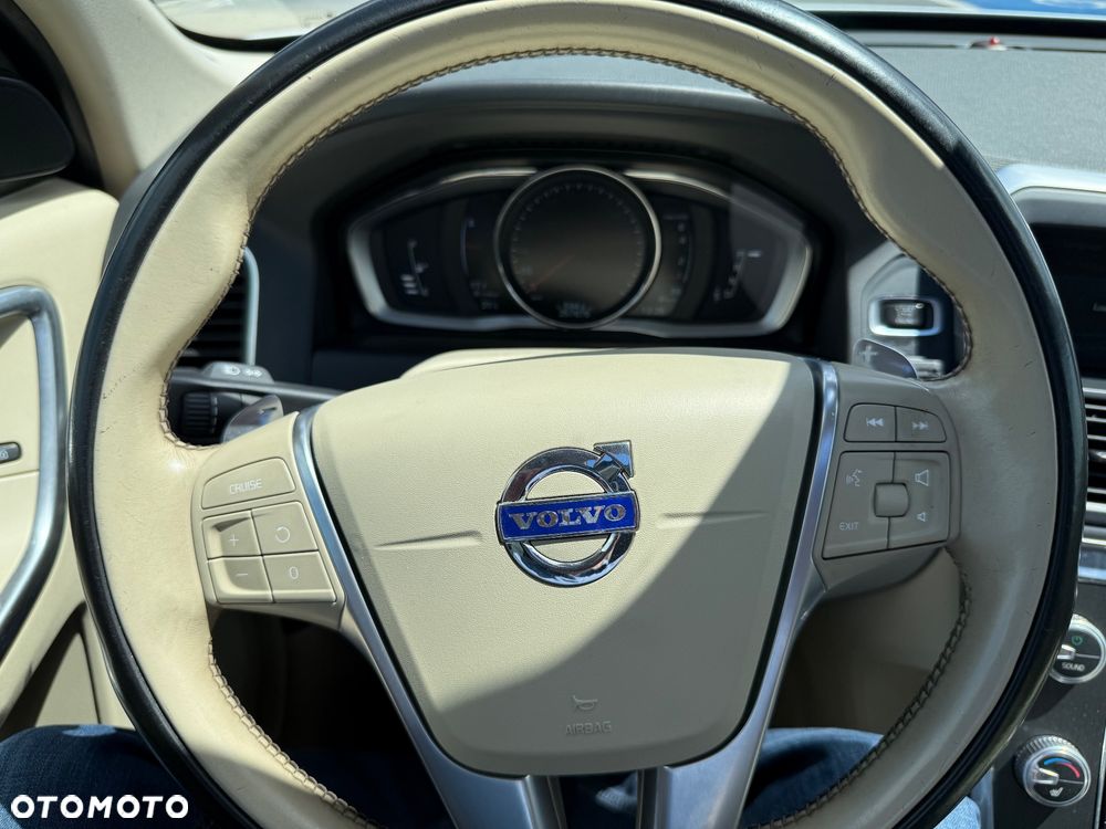 Volvo XC 60 T6 AWD Momentum - 14