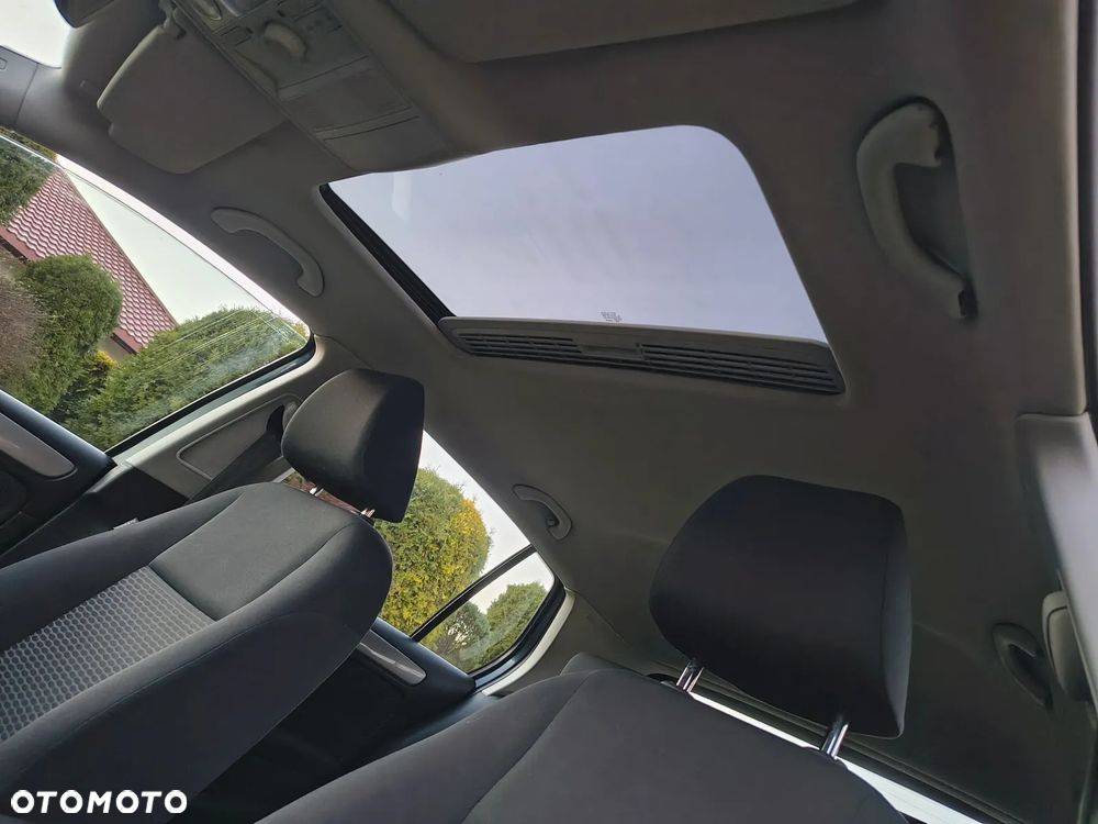Volkswagen Golf 1.6 TDI BlueMotion Technology Cup - 12