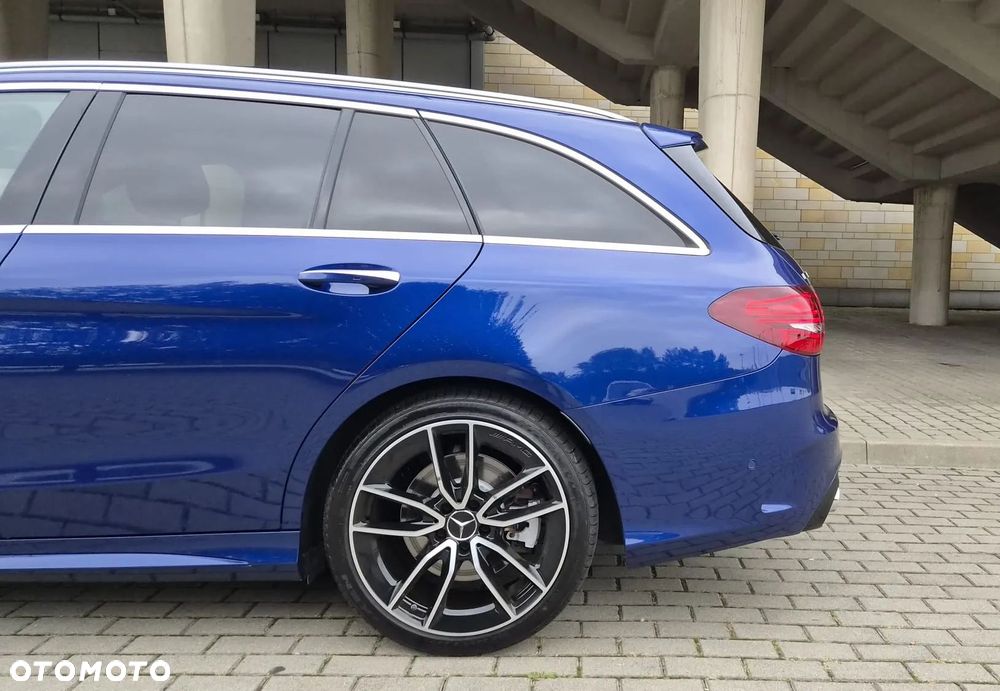 Mercedes-Benz C-Class 2019 photo 3