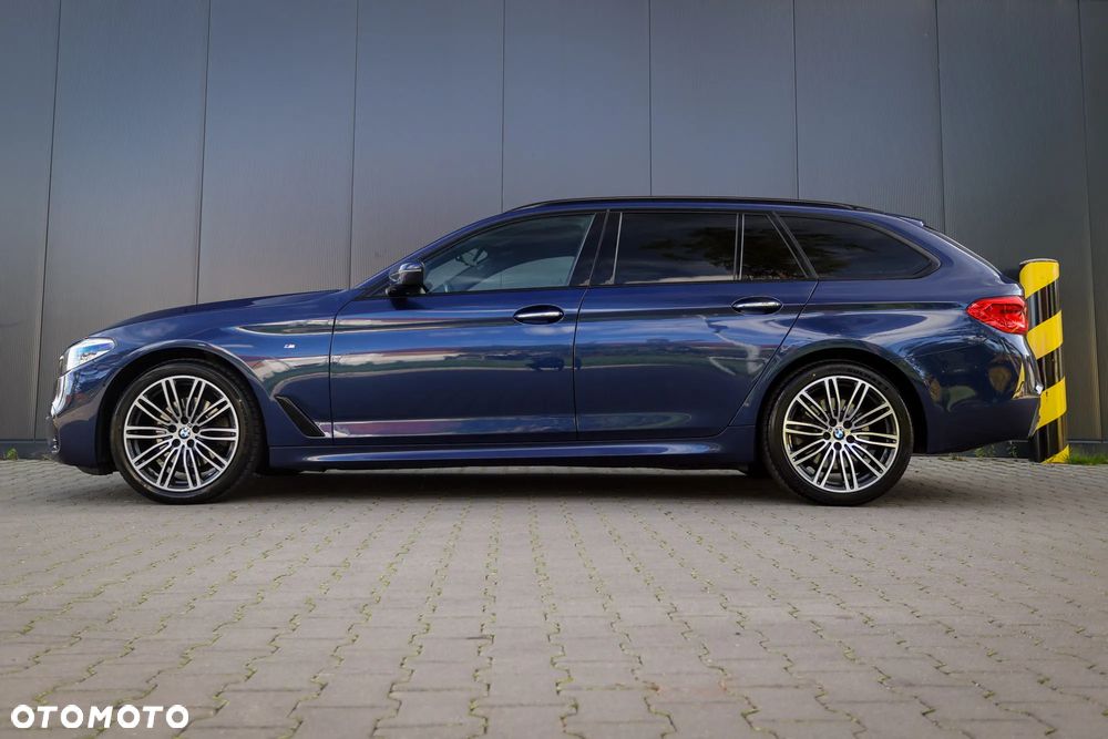 BMW Seria 5 520d xDrive Touring M Sport Edition - 7