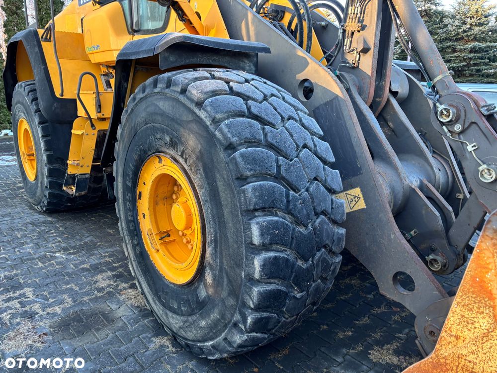 Volvo L150H rok 2016, 26ton, 4,2m3 opony 70%, bdb - 8