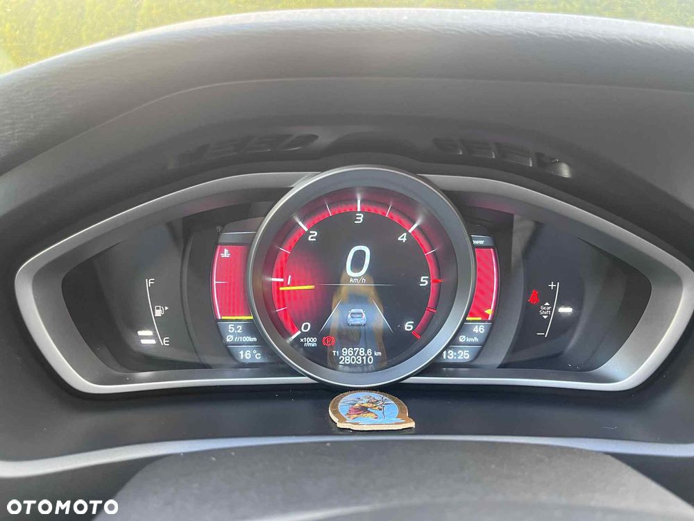 Volvo V40 D2 Momentum - 9