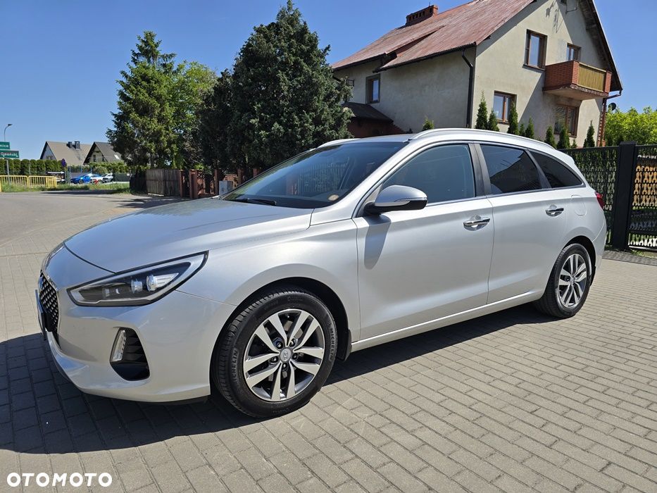 Hyundai i30 1.6 D Premium - 11