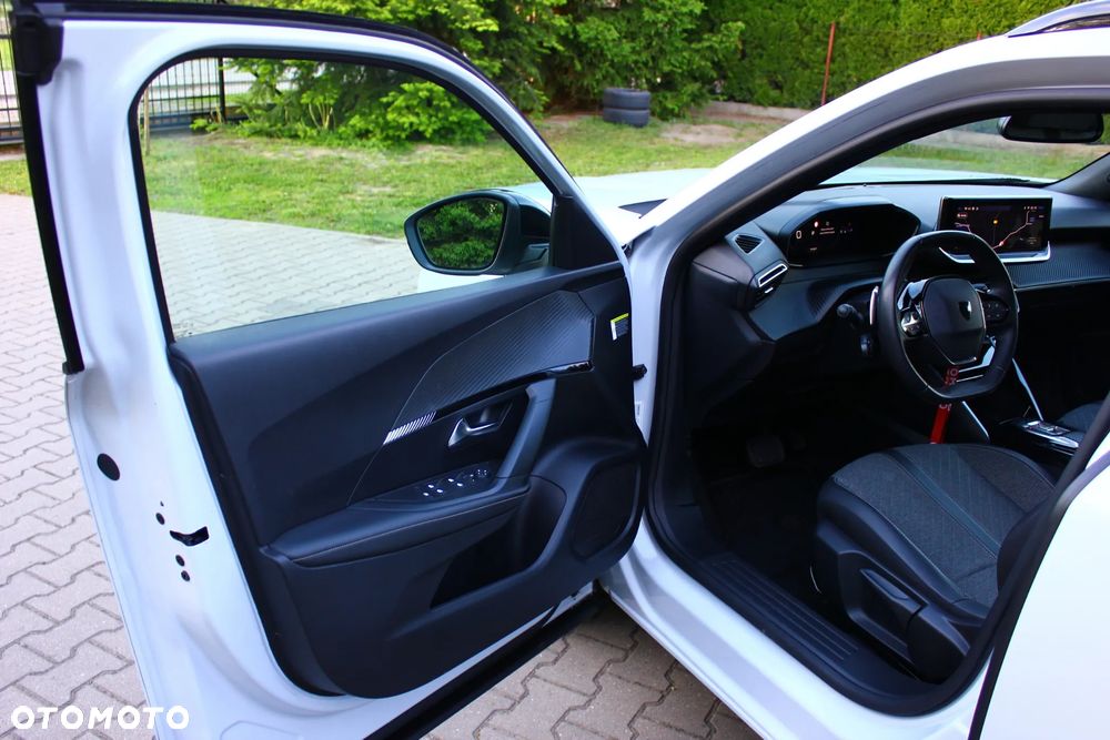 Peugeot 2008 1.5 BlueHDi Allure S&S EAT8 - 31